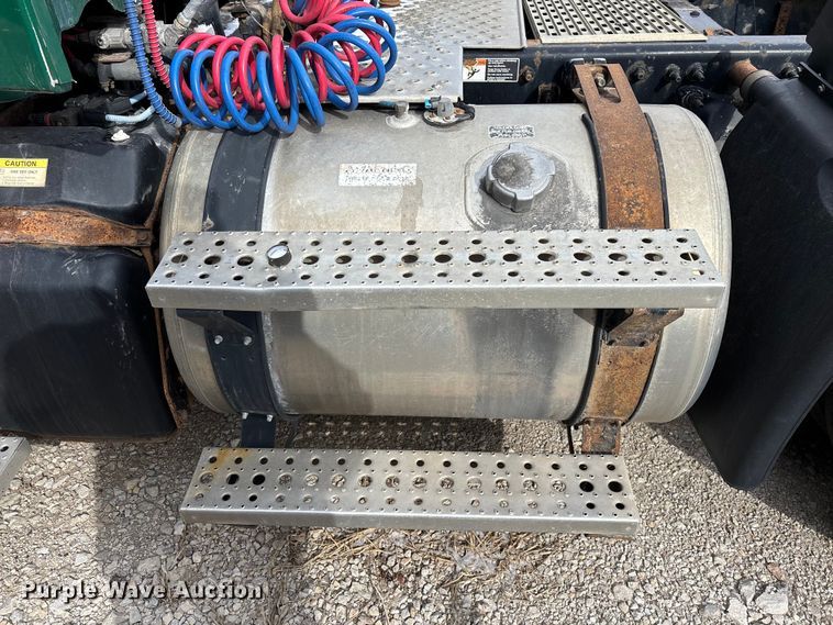 image for item FG1121 2017 Freightliner Cascadia 125 semi truck