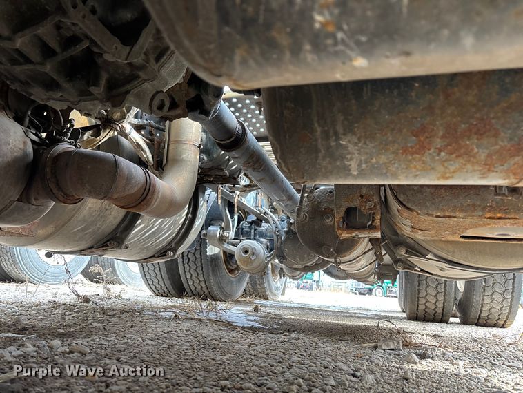 image for item FG1121 2017 Freightliner Cascadia 125 semi truck