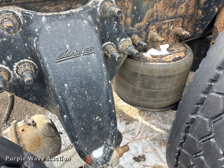 image for item FG1121 2017 Freightliner Cascadia 125 semi truck