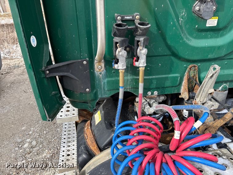 image for item FG1121 2017 Freightliner Cascadia 125 semi truck