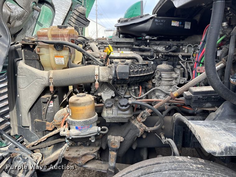 image for item FG1121 2017 Freightliner Cascadia 125 semi truck