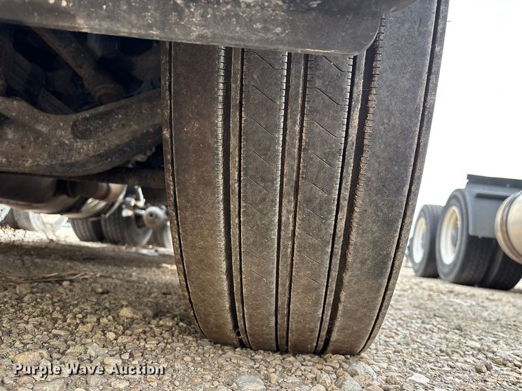 image for item FG1121 2017 Freightliner Cascadia 125 semi truck