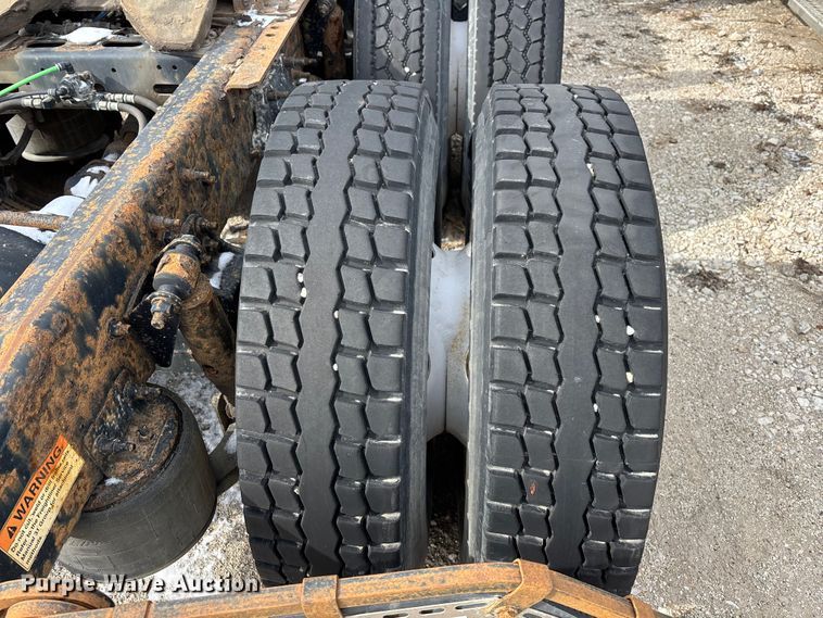 image for item FG1121 2017 Freightliner Cascadia 125 semi truck