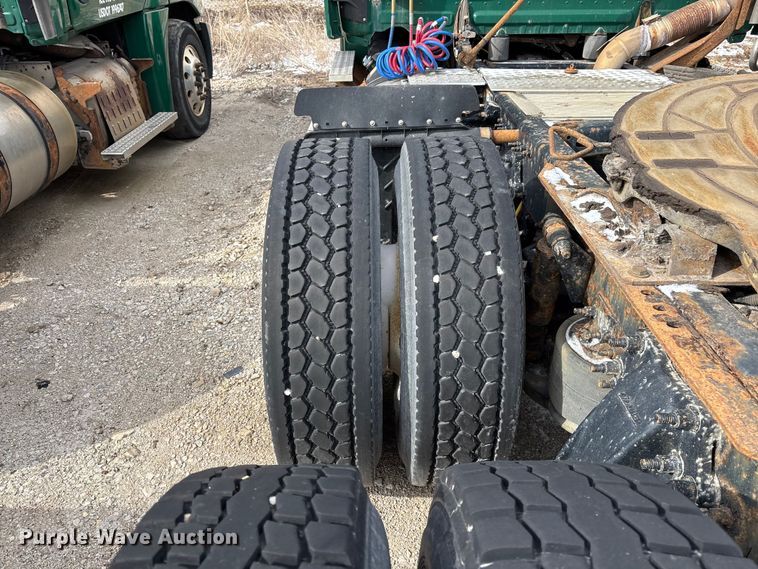 image for item FG1121 2017 Freightliner Cascadia 125 semi truck