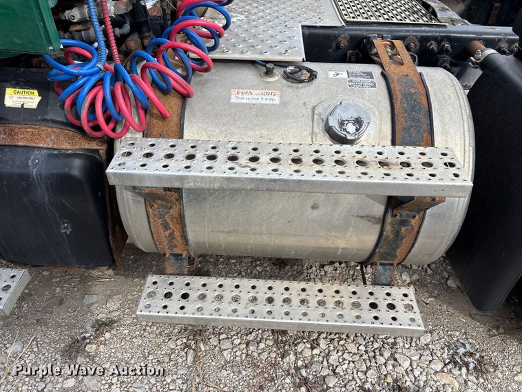 image for item FG1122 2017 Freightliner Cascadia 125 semi truck