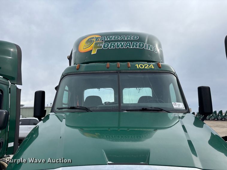 image for item FG1122 2017 Freightliner Cascadia 125 semi truck