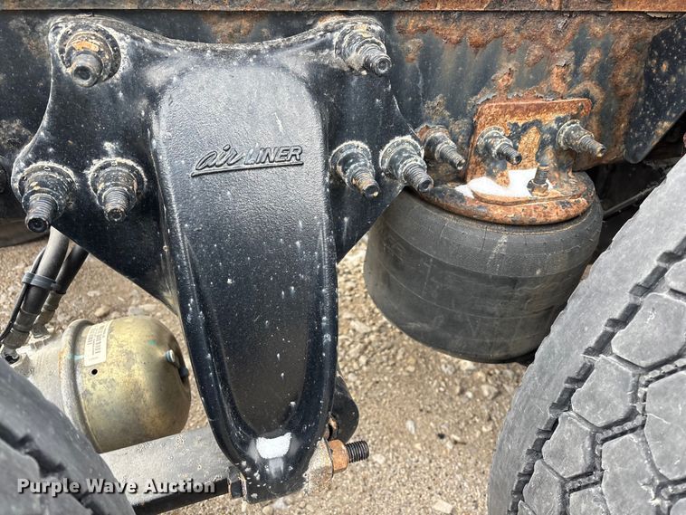 image for item FG1122 2017 Freightliner Cascadia 125 semi truck