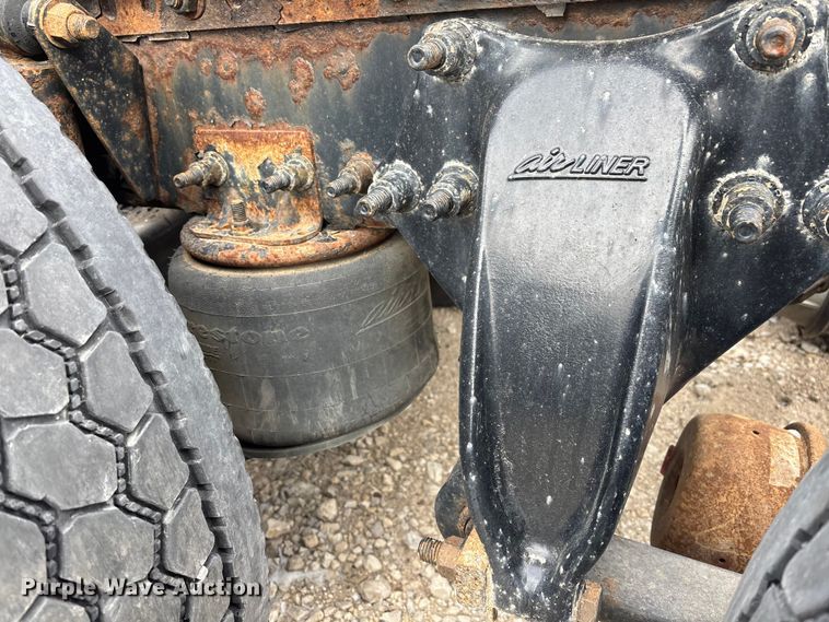 image for item FG1122 2017 Freightliner Cascadia 125 semi truck