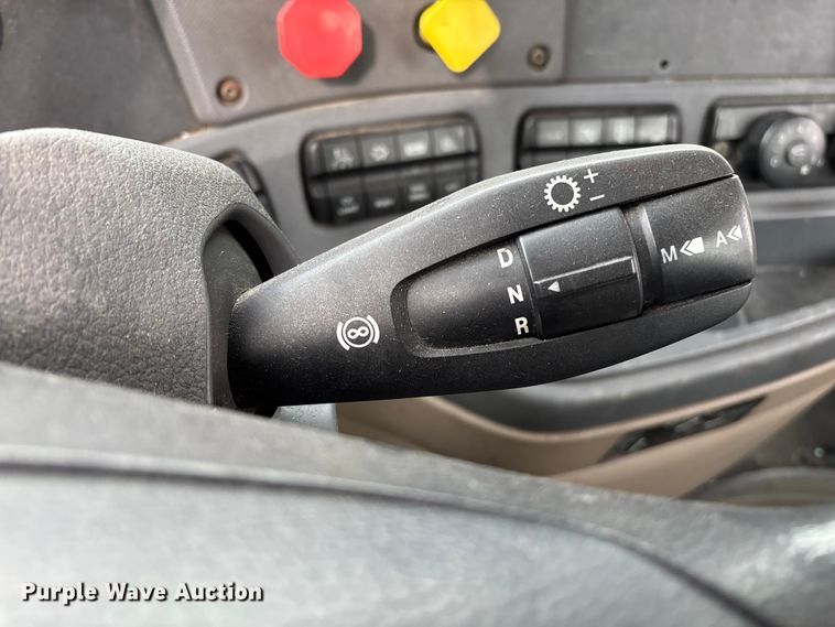 image for item FG1122 2017 Freightliner Cascadia 125 semi truck