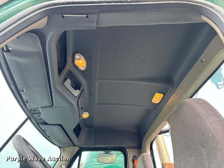 image for item FG1122 2017 Freightliner Cascadia 125 semi truck