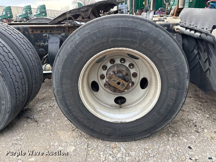 image for item FG1122 2017 Freightliner Cascadia 125 semi truck