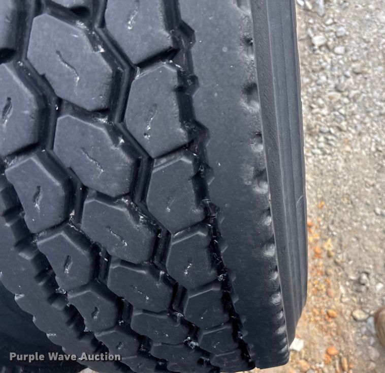 image for item FG1122 2017 Freightliner Cascadia 125 semi truck