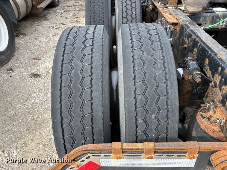 image for item FG1122 2017 Freightliner Cascadia 125 semi truck