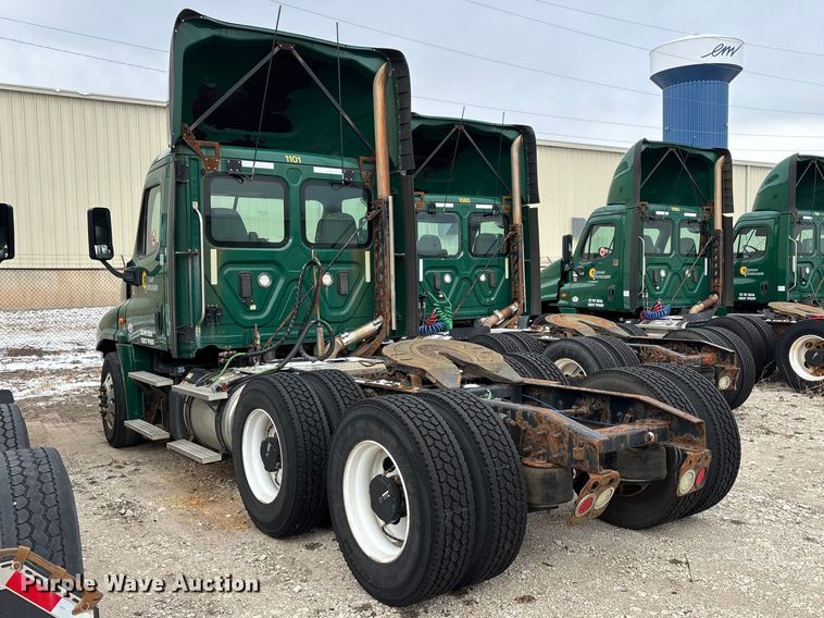 image for item FG1123 2017 Freightliner Cascadia 125 semi truck