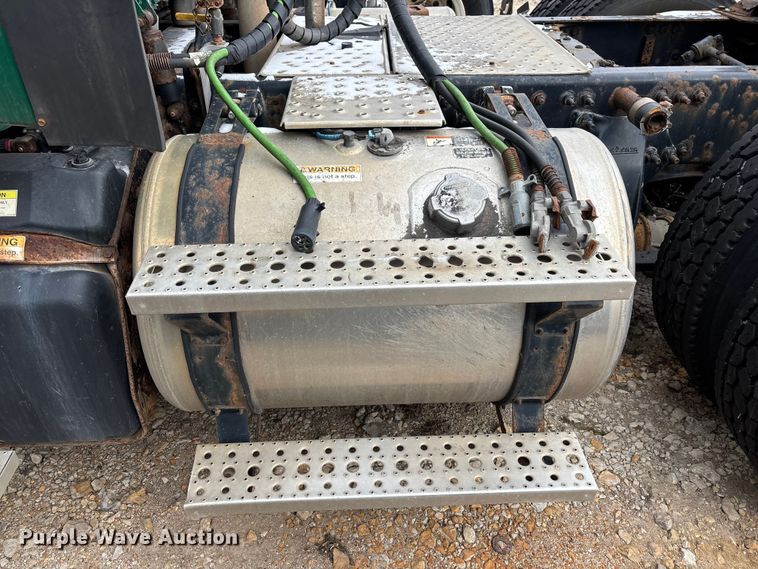 image for item FG1123 2017 Freightliner Cascadia 125 semi truck