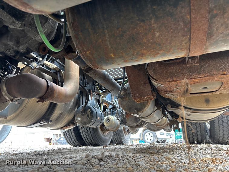 image for item FG1123 2017 Freightliner Cascadia 125 semi truck