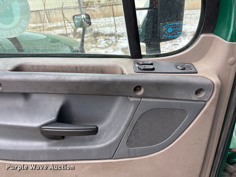 image for item FG1123 2017 Freightliner Cascadia 125 semi truck