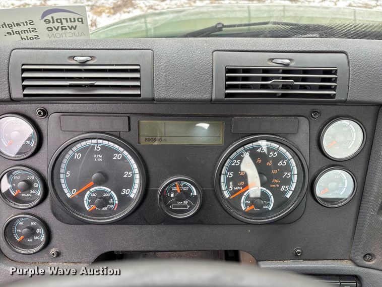 image for item FG1123 2017 Freightliner Cascadia 125 semi truck