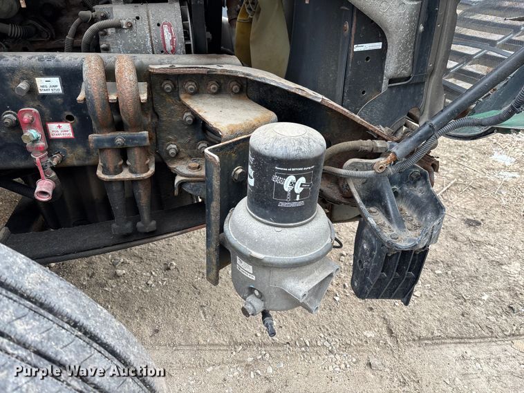 image for item FG1123 2017 Freightliner Cascadia 125 semi truck