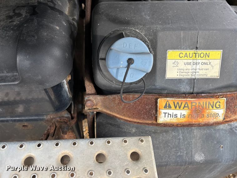 image for item FG1123 2017 Freightliner Cascadia 125 semi truck