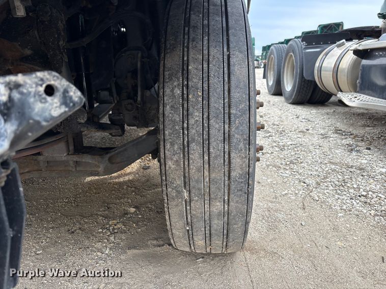 image for item FG1123 2017 Freightliner Cascadia 125 semi truck