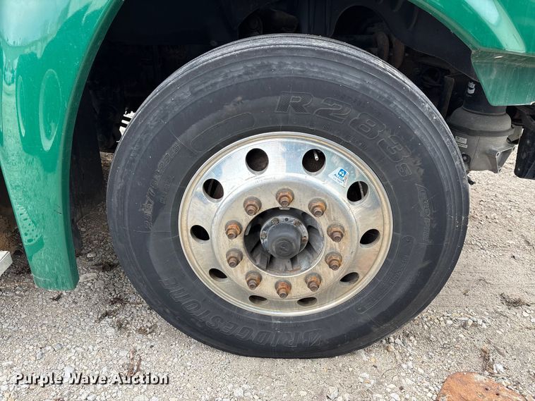 image for item FG1123 2017 Freightliner Cascadia 125 semi truck