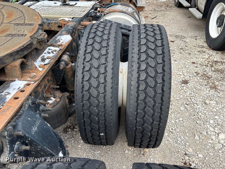 image for item FG1123 2017 Freightliner Cascadia 125 semi truck