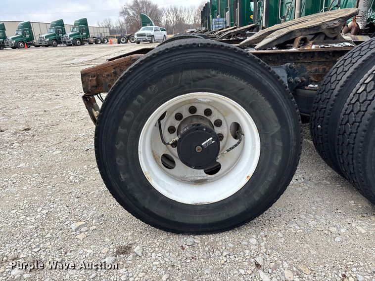 image for item FG1123 2017 Freightliner Cascadia 125 semi truck