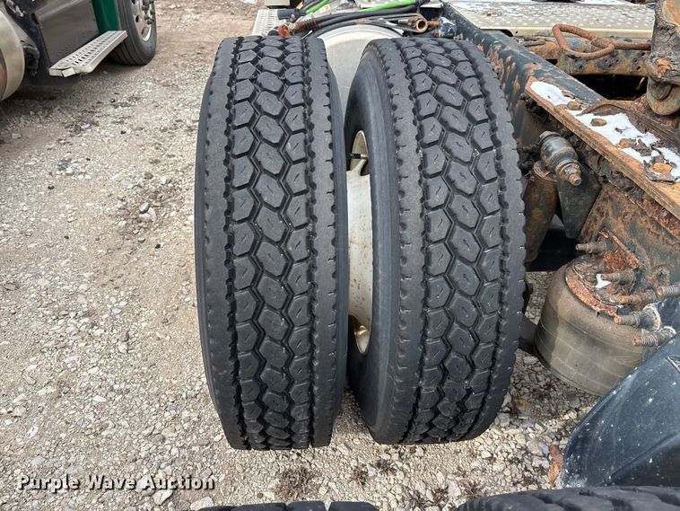 image for item FG1123 2017 Freightliner Cascadia 125 semi truck