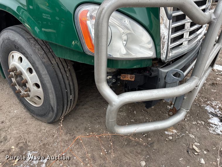 image for item FG1124 2017 Freightliner Cascadia 125 semi truck