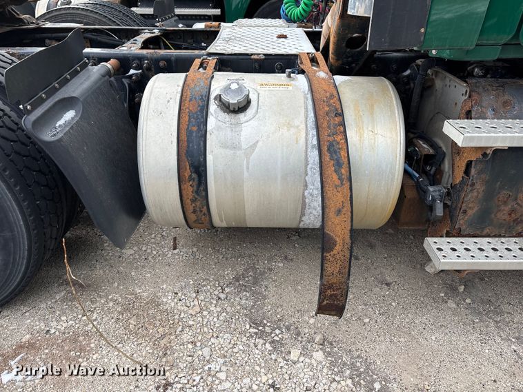 image for item FG1124 2017 Freightliner Cascadia 125 semi truck