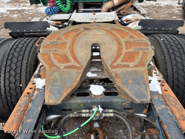 image for item FG1124 2017 Freightliner Cascadia 125 semi truck