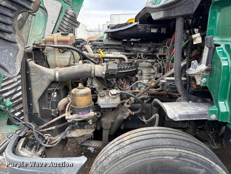 image for item FG1124 2017 Freightliner Cascadia 125 semi truck