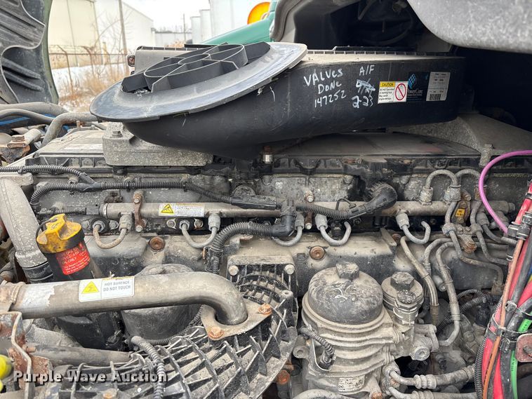 image for item FG1124 2017 Freightliner Cascadia 125 semi truck