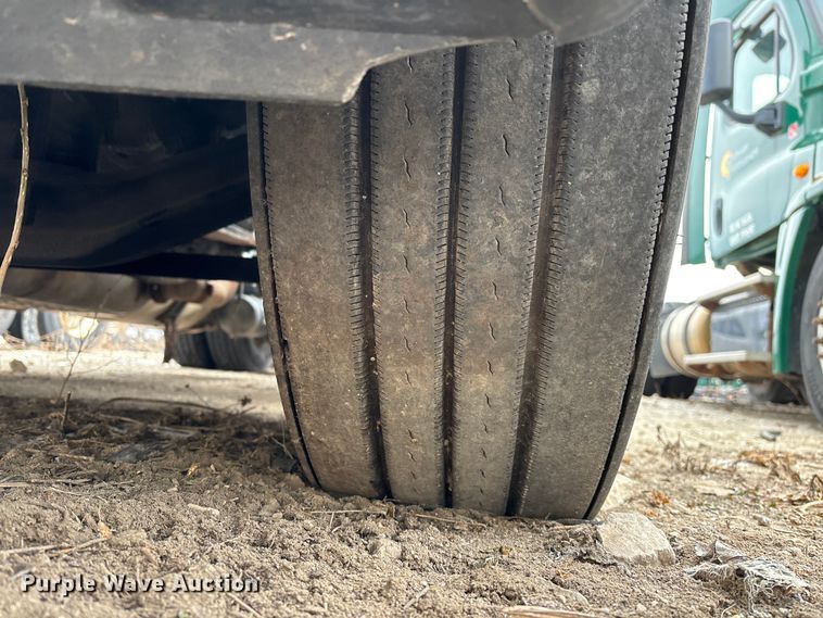 image for item FG1124 2017 Freightliner Cascadia 125 semi truck