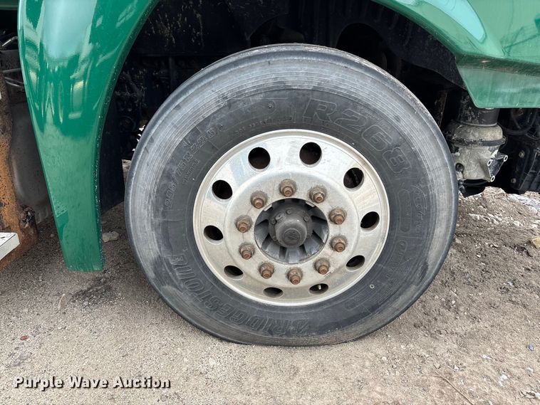 image for item FG1124 2017 Freightliner Cascadia 125 semi truck