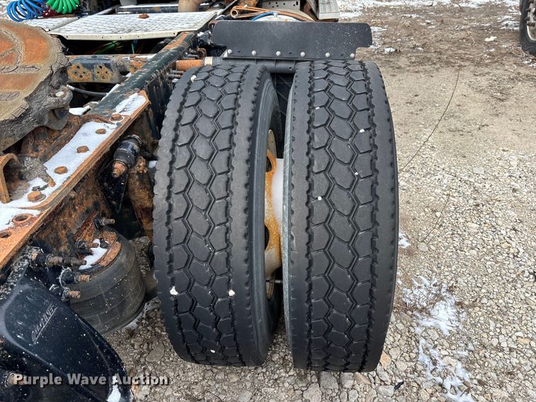 image for item FG1124 2017 Freightliner Cascadia 125 semi truck