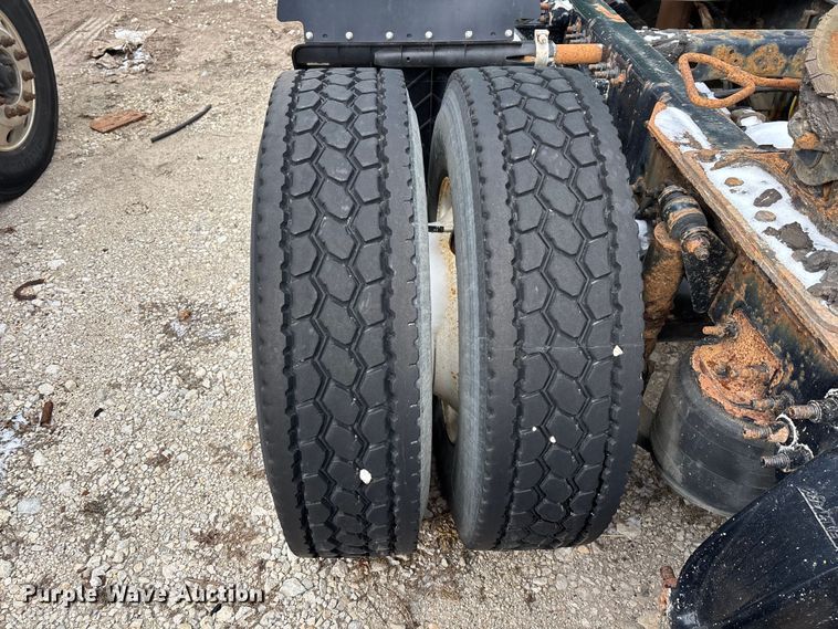 image for item FG1124 2017 Freightliner Cascadia 125 semi truck