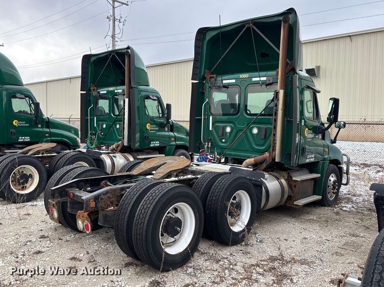 image for item FG1125 2017 Freightliner Cascadia 125 semi truck