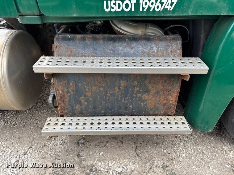 image for item FG1125 2017 Freightliner Cascadia 125 semi truck