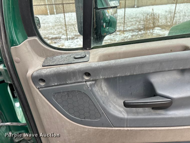 image for item FG1125 2017 Freightliner Cascadia 125 semi truck