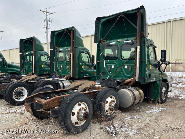 image for item FG1126 2017 Freightliner Cascadia 125 semi truck