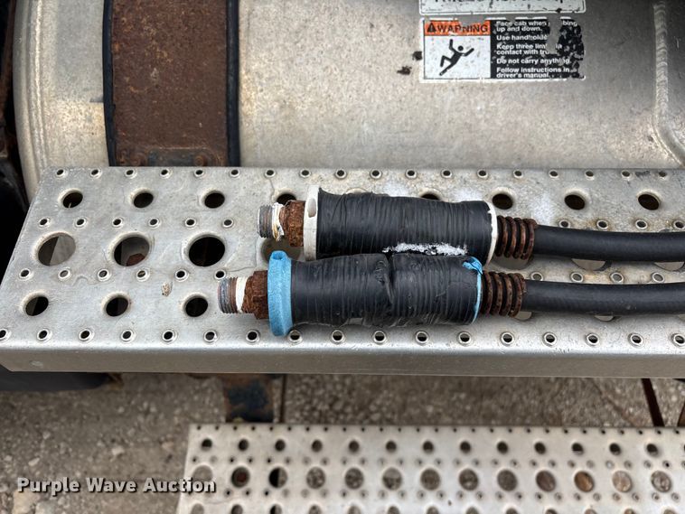 image for item FG1126 2017 Freightliner Cascadia 125 semi truck