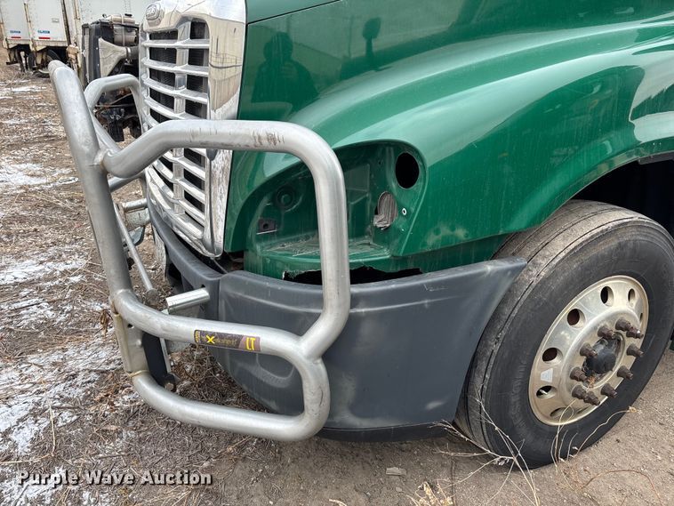 image for item FG1126 2017 Freightliner Cascadia 125 semi truck