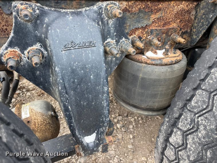 image for item FG1126 2017 Freightliner Cascadia 125 semi truck