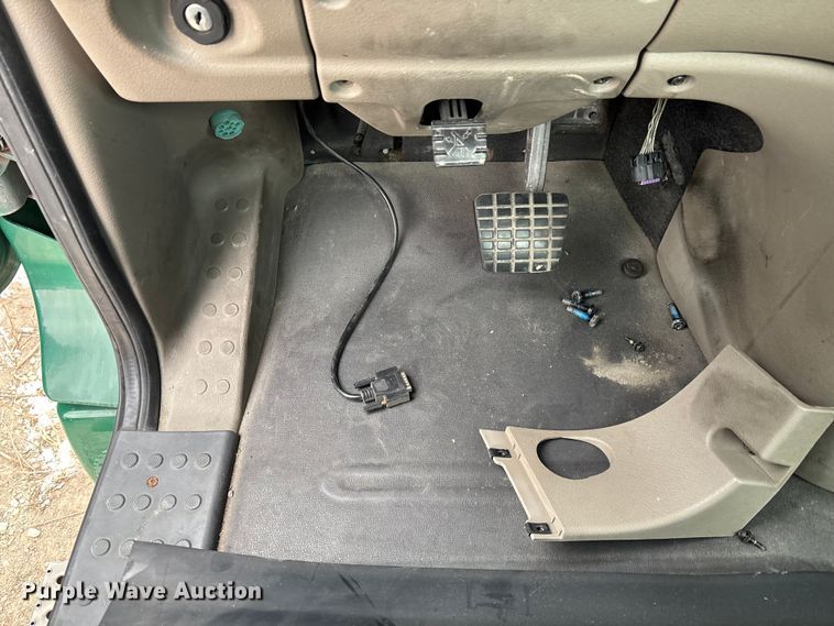 image for item FG1126 2017 Freightliner Cascadia 125 semi truck