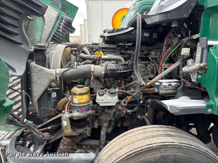 image for item FG1126 2017 Freightliner Cascadia 125 semi truck