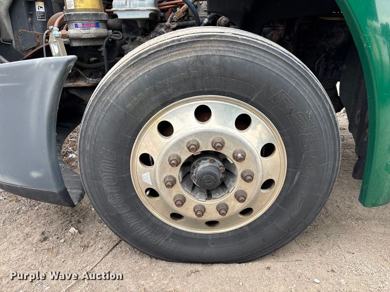 image for item FG1126 2017 Freightliner Cascadia 125 semi truck