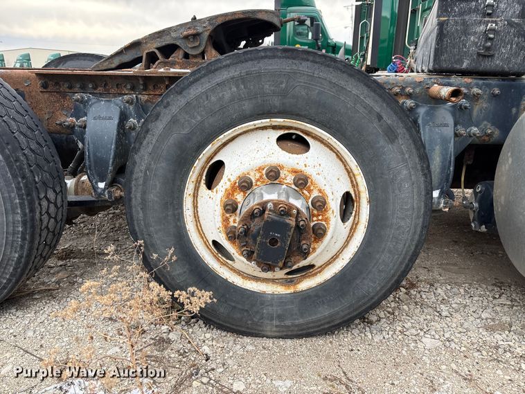 image for item FG1126 2017 Freightliner Cascadia 125 semi truck