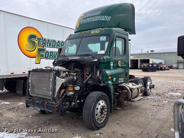 image for item FG1127 2017 Freightliner Cascadia 125 semi truck